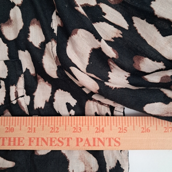 H&M Black and Cream Patterned Button Down Shirt - Picture 2 of 10